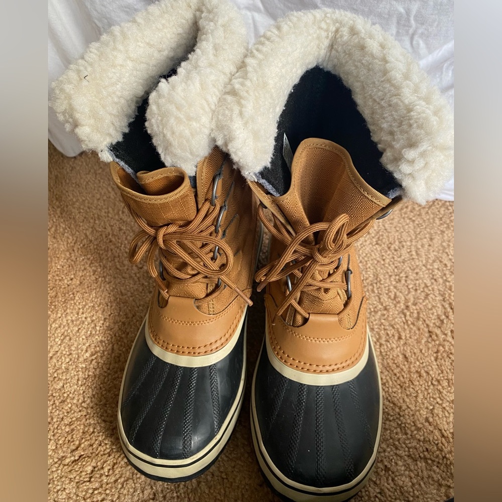 Sorel Winter Carnival boots size 8.5